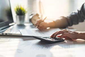 10 Essential Skills and Qualifications Every Business Leader