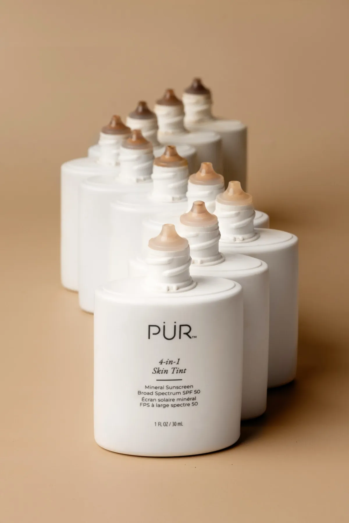 PÜR MINERALS Tinted Sunscreen for Face, 4-in-1 Skin Tint - Broad Spectrum Mineral Sunscreen, SPF 50 - Tinted Facial Moisturizer, Primer & Foundation for Sun Protection - Lightweight, Buildable